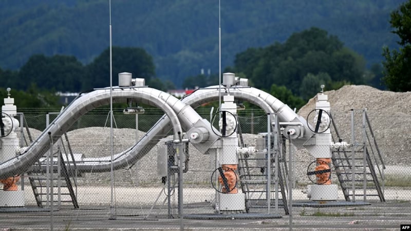 Russia halts gas supplies to Austria amid contract dispute