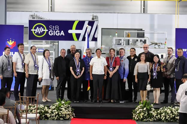 IN PHOTO: Filinvest Land Inc. Vice Chairman Josephine Gotianun-Yap, President of the Philippines Ferdinand Marcos Jr., Australian Ambassador to the Philippines Hae Kyong Yu, BCDA Chairman Thompson Lantion, BCDA President and CEO Joshua Bingcang, StB Capital Partners Director and Founding Partner Trevor St. Baker, FDC President and CEO Rhoda Huang