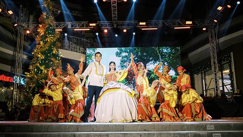 A grand opening salvo from Dumaguete’s Sandurot Festival Dancers at Filinvest Malls Dumaguete.