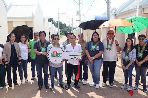 SHFC, Intramuros Administration relocate families to Rizal