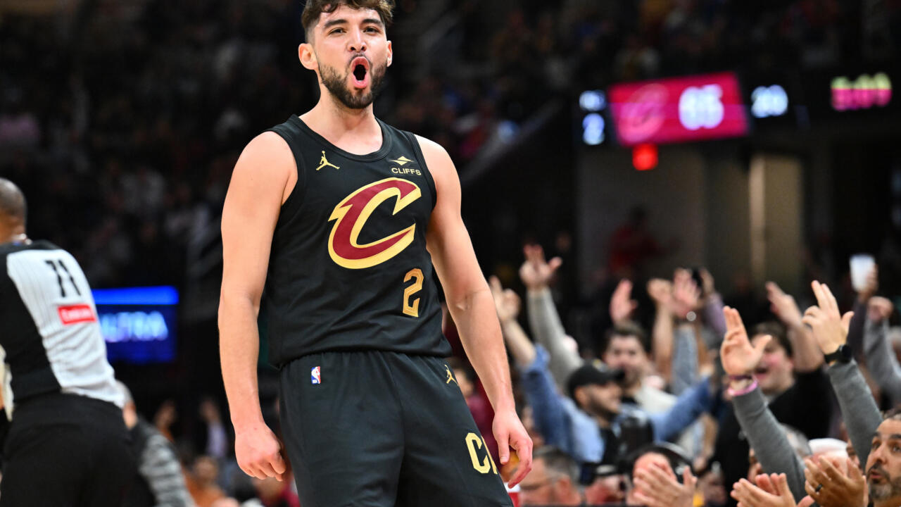 Cavs bounce back, shoot down Pelicans