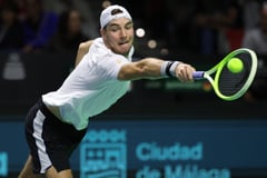 Germans ease into Davis Cup semis