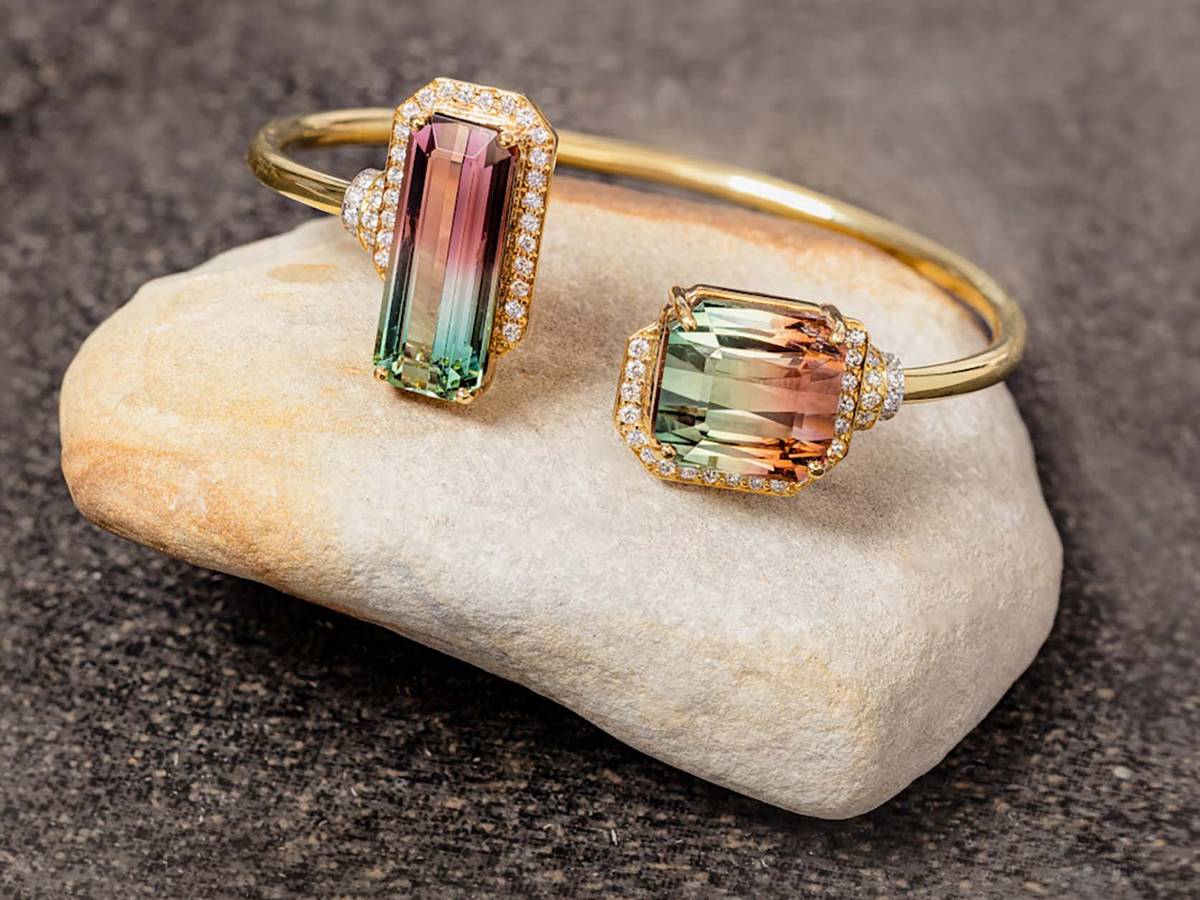 Adele Bangle