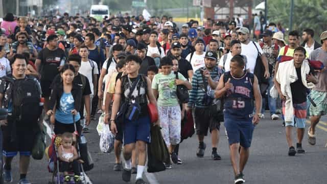 Migrants scramble to reach pre-Trump U.S.
