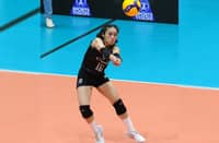 Dawn Macandili-Catindig puts up a rock-solid defense in the backline to lift Cignal to a 25-19, 20-25, 25-18, 25-21 win over Chery Tiggo in the PVL All-Filipino Conference yesterday at the Filoil EcoOil Centre.
