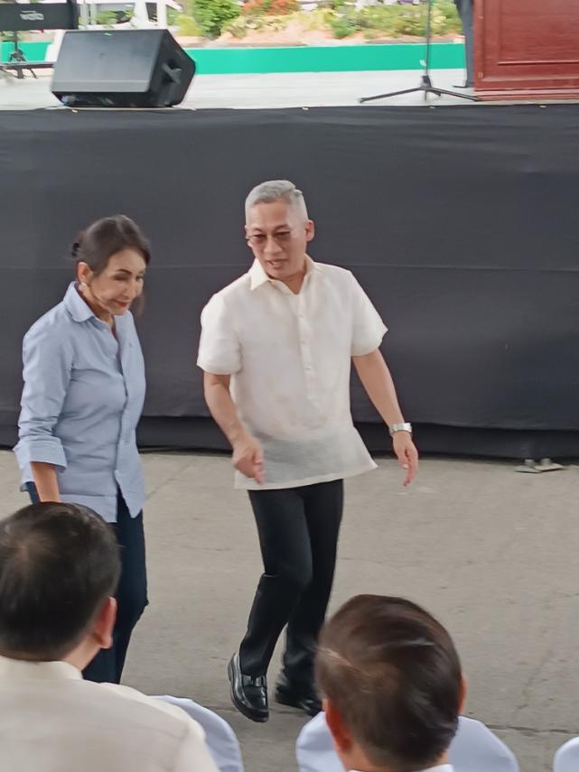 Mayor Cortes w/ Cebu Governor Gwendolyn Garcia.