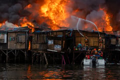 Fire engulfs residential area in Tondo