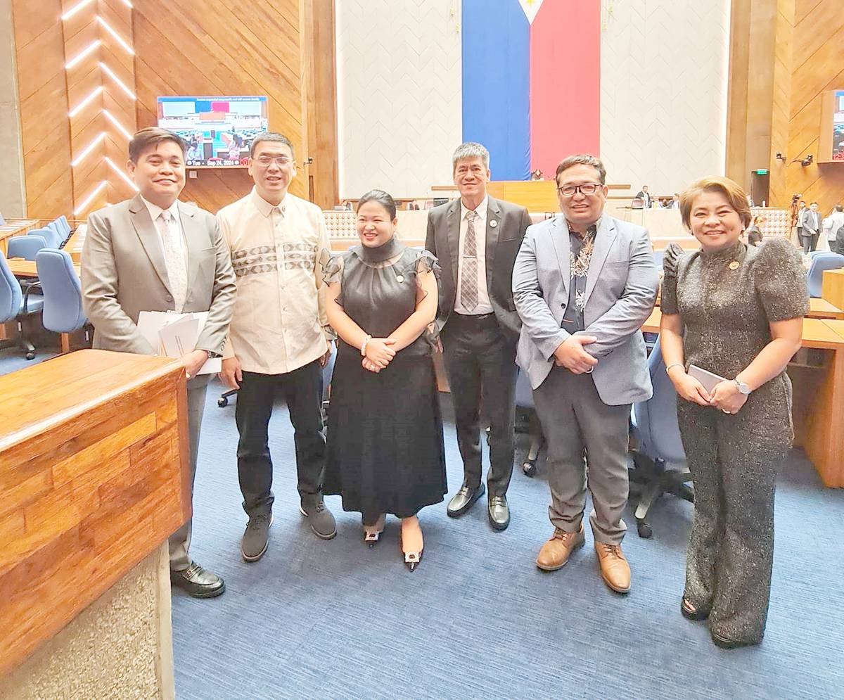 Secretary Robert Borje, CCC vice chair and executive director, with House budget committee members