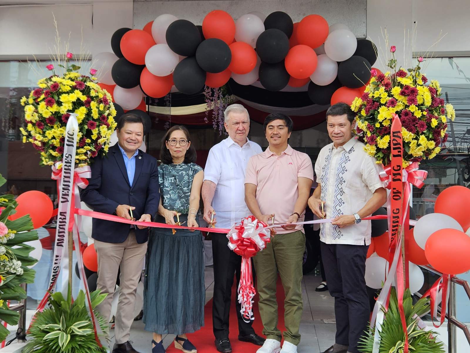 MG Philippines drives to Lipa, Batangas