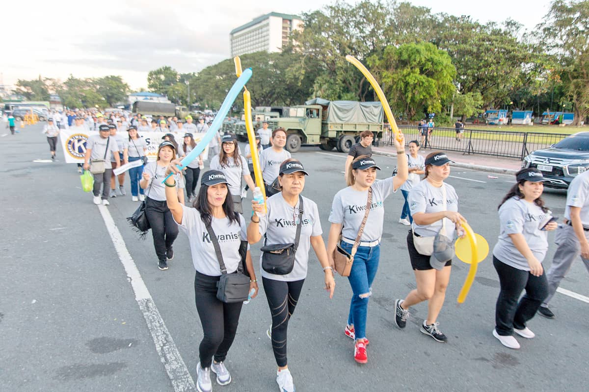 Women of all ages, sizes and shapes join the ‘Alay-Lakad para sa Kabataan ng Bagong Pilipinas’ on Sunday morning.