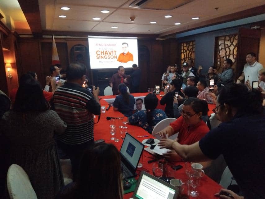Chavit Singson participates in a meet-and-greet with officials.