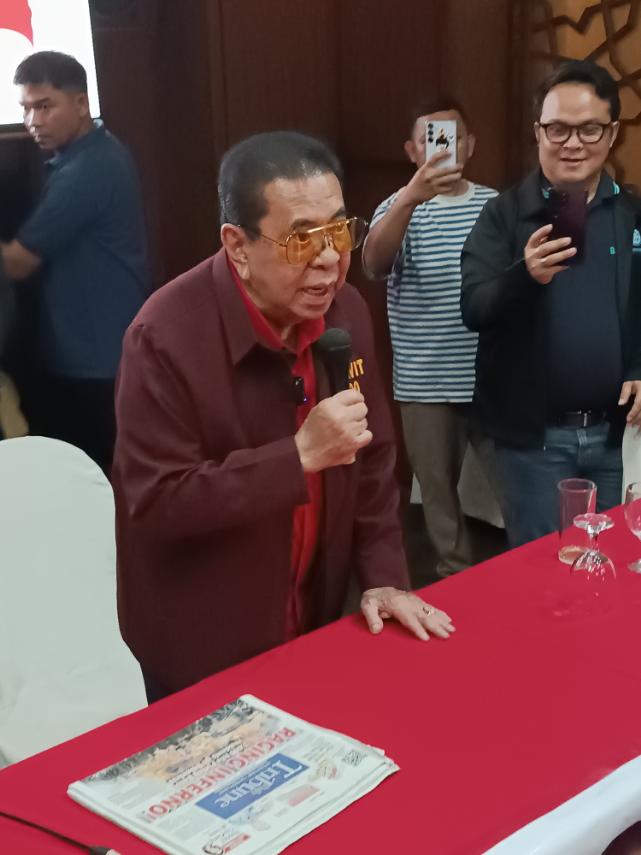 'Manong Chavit' woos Cebuanos with EV push