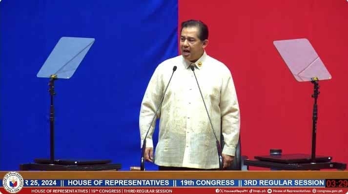 HOUSE Speaker Martin Romualdez drew a standing ovation from his fellow lawmakers and people from the gallery at the Batasan after his stirring speech lambasting Vice President Sara Duterte for threatening to have the President, the First Lady and himself killed by an assassin.