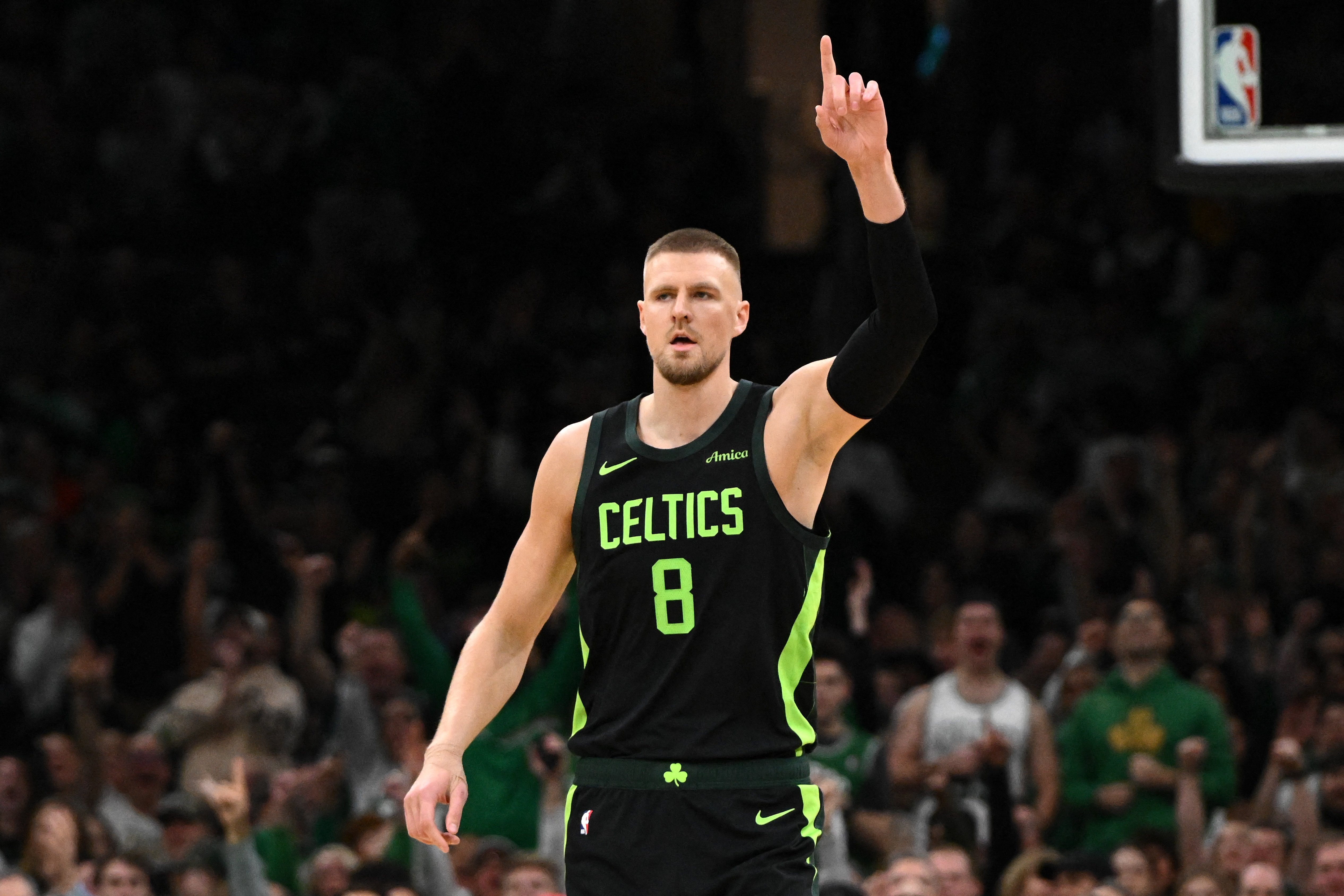 Porzingis, Morant make triumphant returns