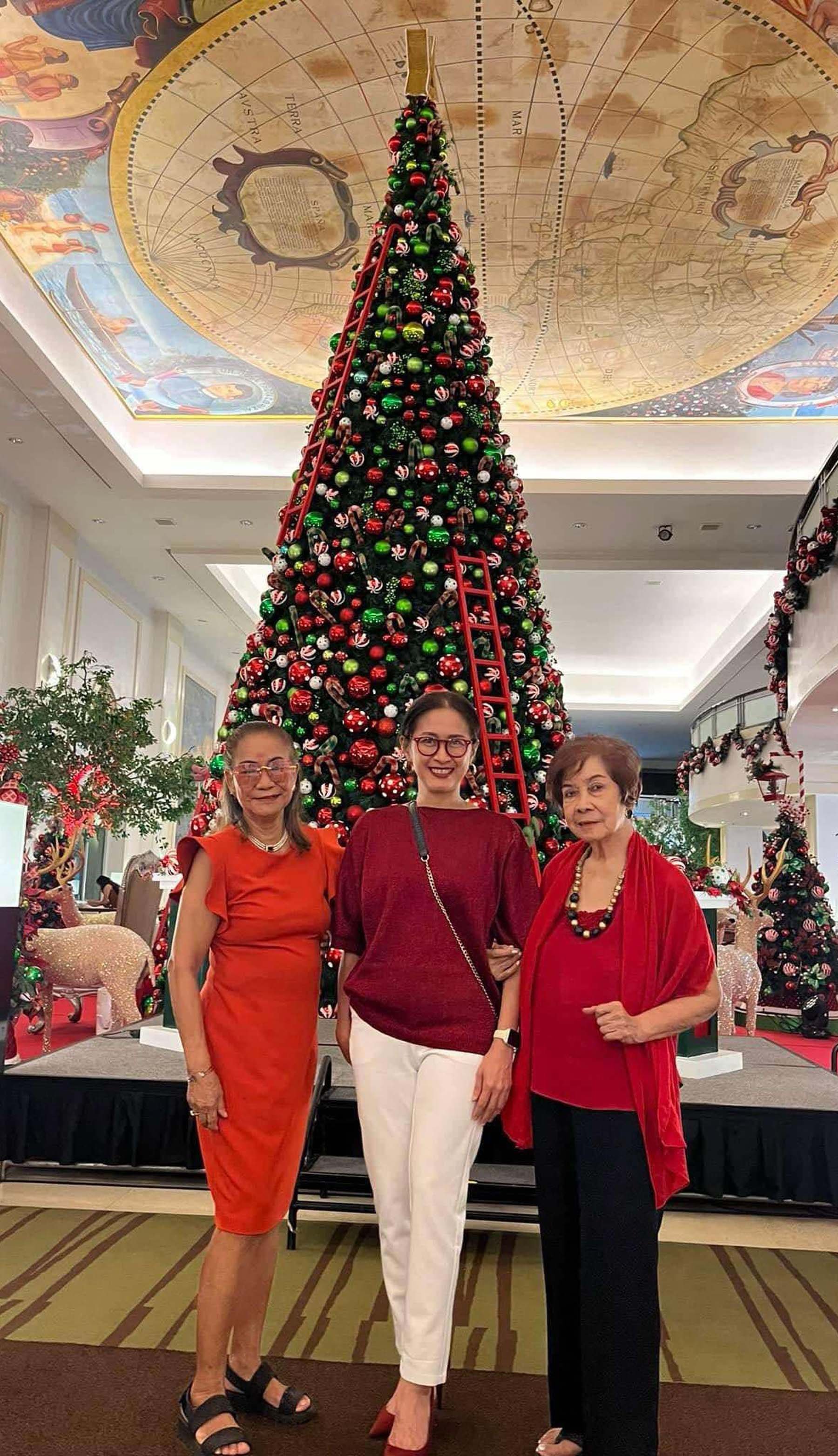Noreen Tormis, Waterfront Cebu City Hotel and Casino marketing communications manager with Aissa dela Cruz and Chinggay Utzurrum.
