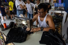 Quiapo tailor hustles for family, children's education