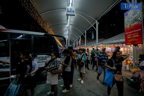 Everyday, commuters wait for their ride going home for an estimate of a minute to an hour depending on the availability of modernized jeepneys, and the traffic that may cause the arrival of the vehicle.
