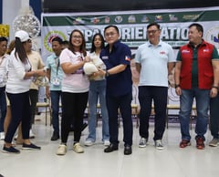 Bong Go aids in livelihood recovery of displaced workers in Cavite