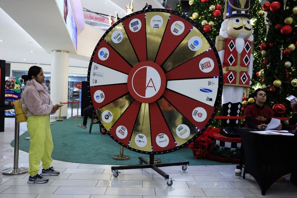 US stocks rise as 'Black Friday' shopping gets under way
