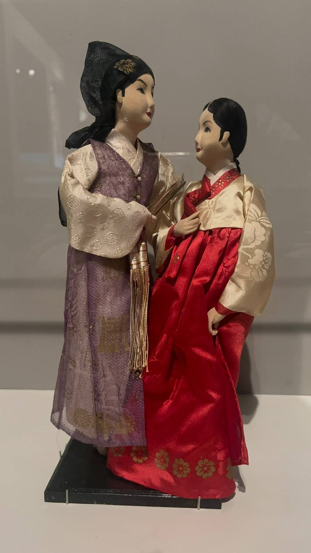 Maedeup attached to hanboks.
