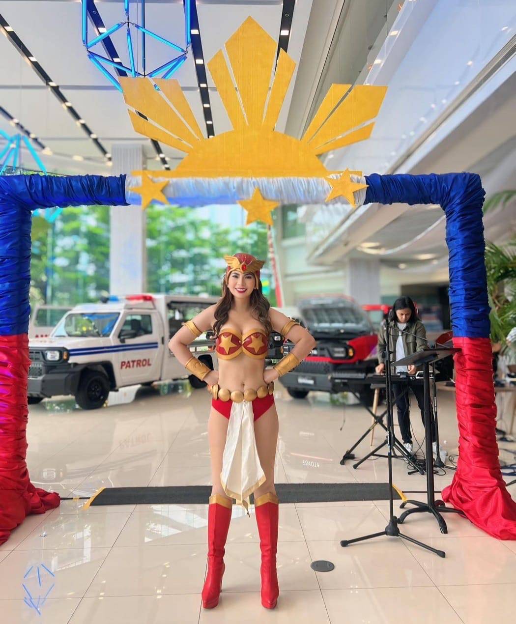 A woman garbed in ‘Darna’ costume shows up to emphasize that the Next Generation Toyota Tamaraw is proudly Filipino made.