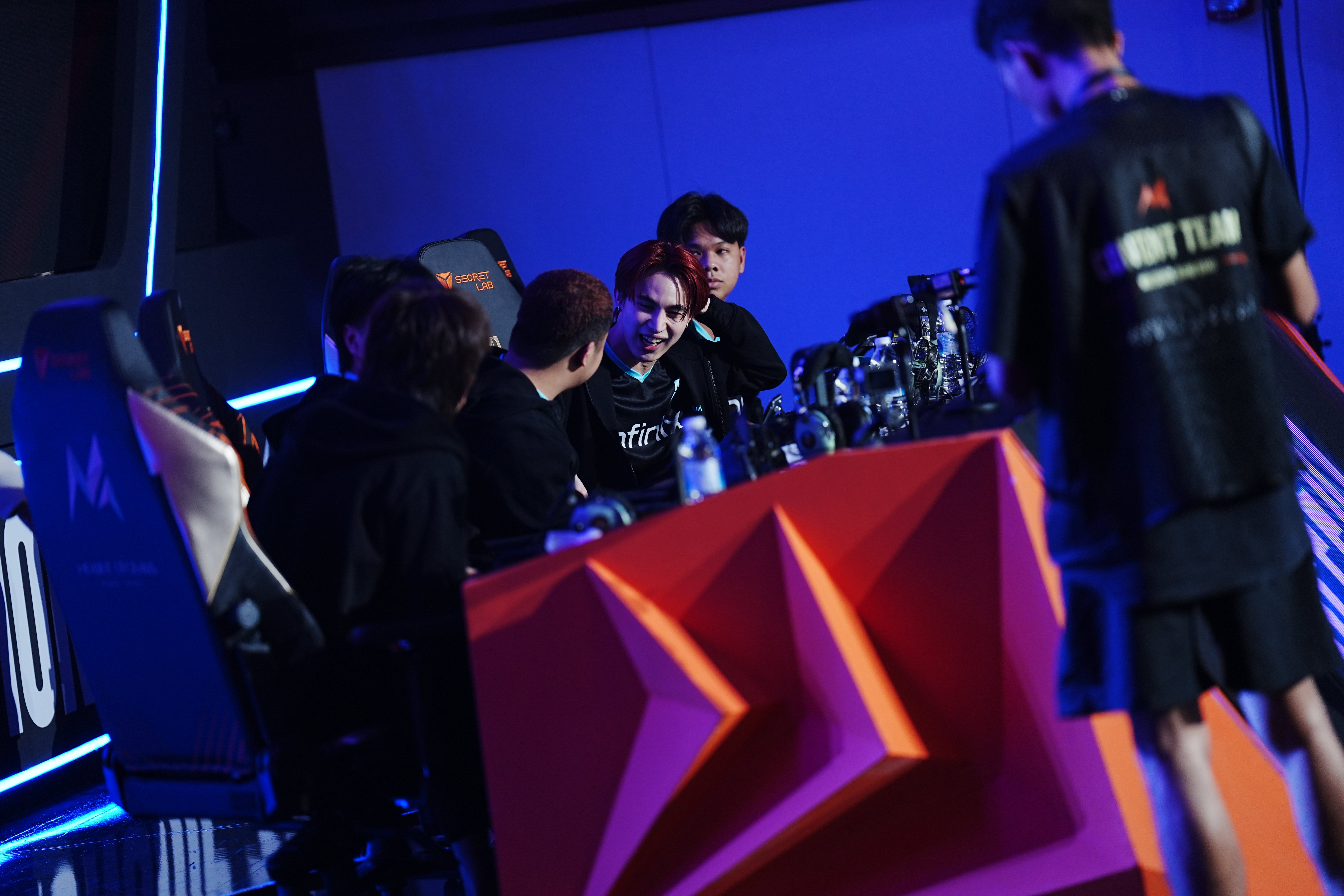 Aurora on the verge of elimination after second loss at M6 Group Stage