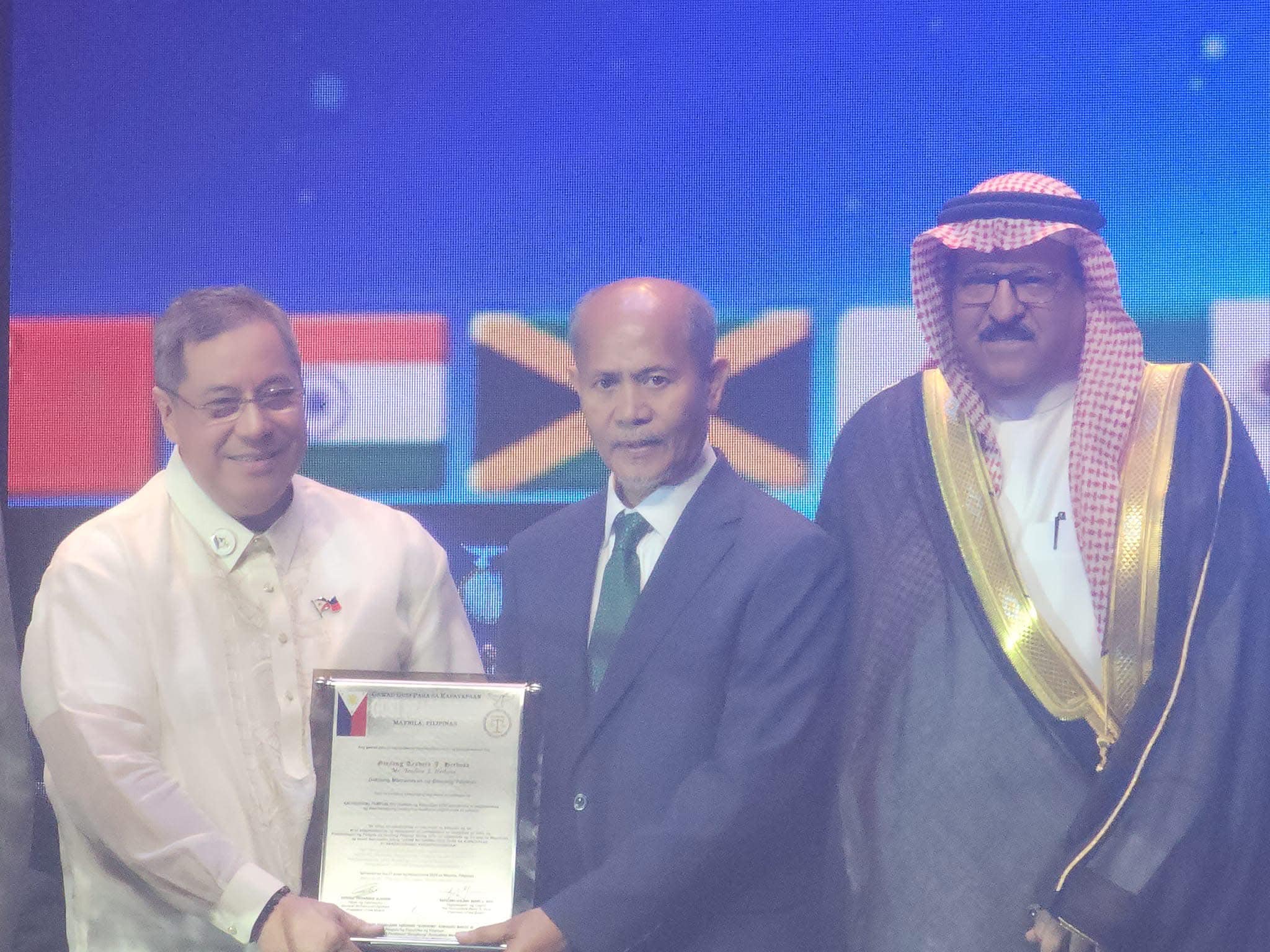 Herbosa feted at Gusi Peace Prize