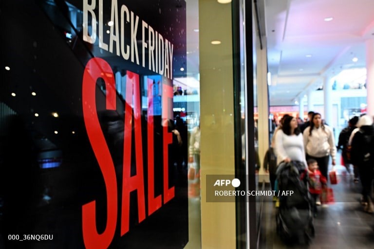 Inflation-wary US consumers flock to 'Black Friday' deals