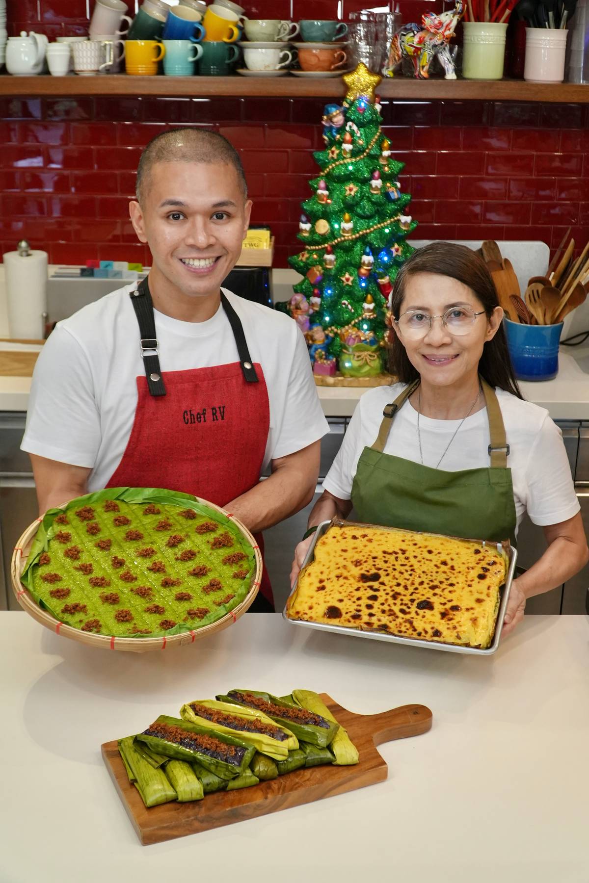 Chef RV with Nanay Rose, together with their pinipig creations.