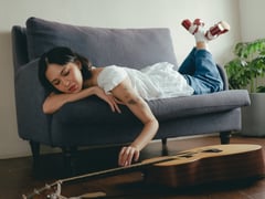 Clara Benin releases deluxe edition of befriending my tears with new tracks, remixes, and live recordings