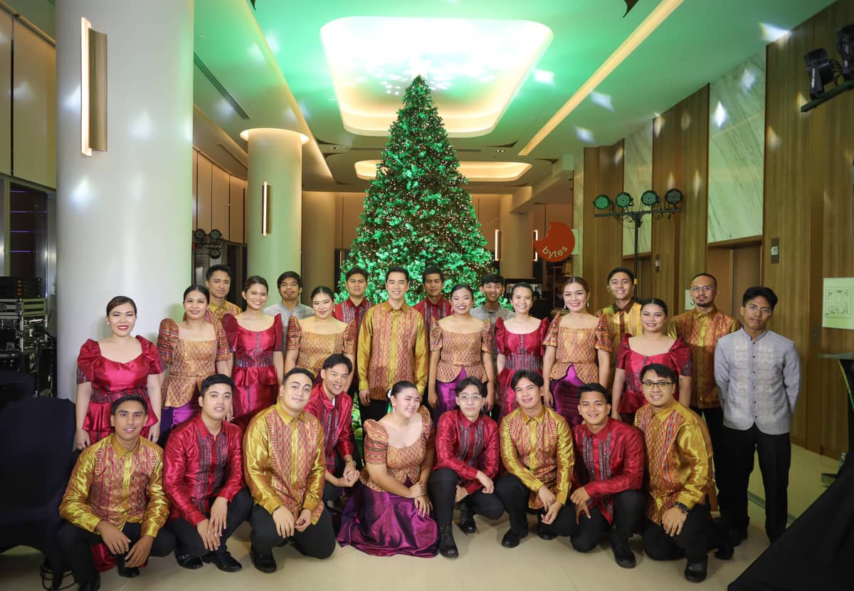 Rest the voices Imusicapella with conductor and founder Tristan Caliston Ignacio (center).