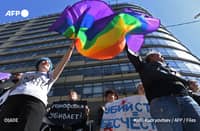 Moscow police raid bars in LGBT crackdown