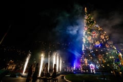 Pag-iilaw ng Giant Christmas Tree binuksan sa Boac