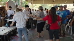 Business group extends aid to Kawit typhoon victims