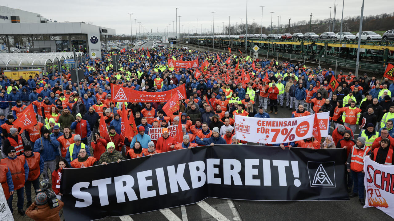 Looming strikes at Volkswagen’s Germany plants