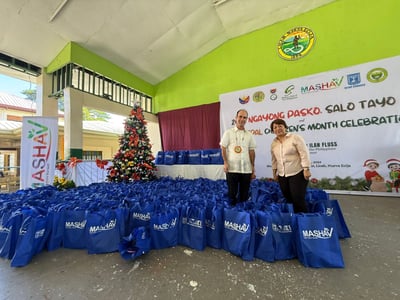 Ambassador Ilan Fluss and Shalom Club spread holiday cheer to daycare children in Licab, Nueva Ecija