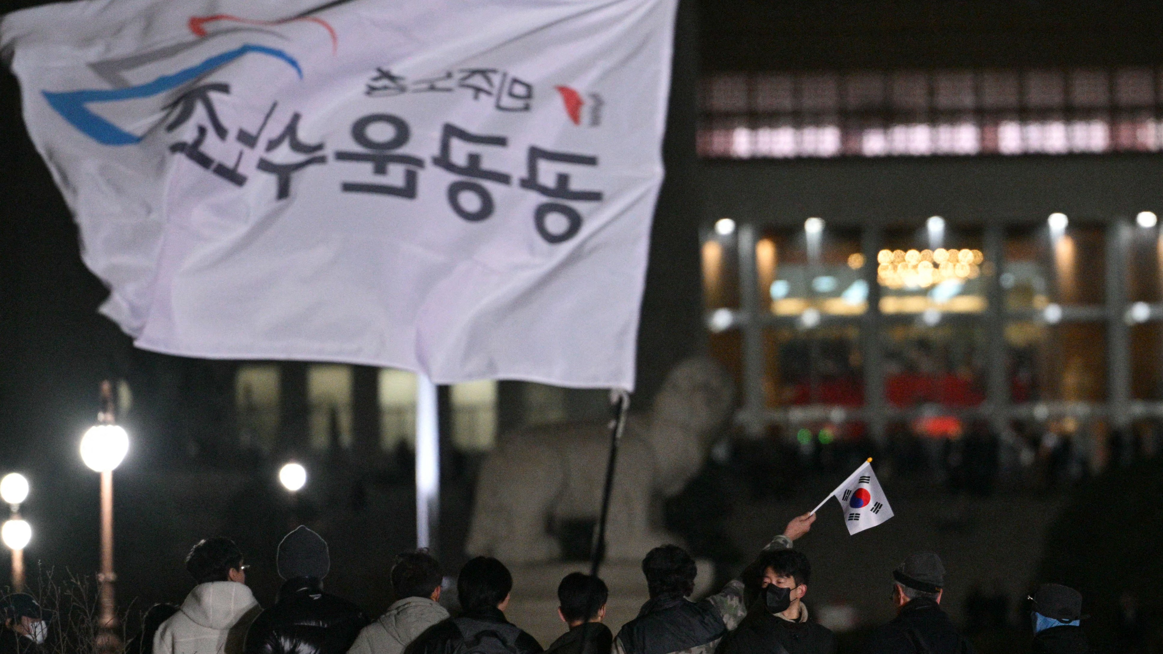 South Korean Parliament overturns Martial Law amid tensions