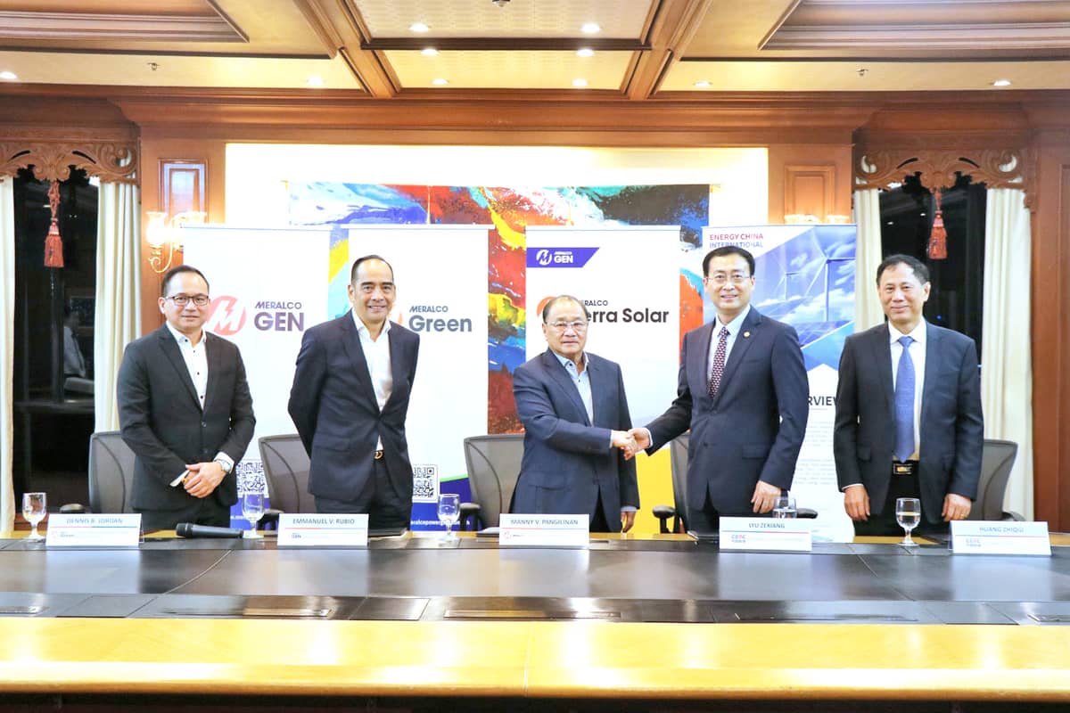 Greenfield giant UK-based Actis is investing around $600 million (approximately P34 billion) in TSPI to develop the world’s largest integrated solar and battery storage facility. In photo are (from left) Actis Head of Southeast Asia Energy Rahul Agpawal, Actis Chairperson and Senior Partner Torbjorn Caesar, Meralco Chairperson and CEO Manuel V. Pangilinan and MGen President and CEO Emmanuel V. Rubio.