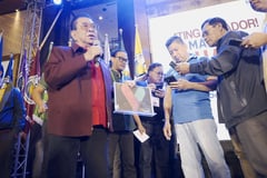 ‘No black sand mining in Ilocos Sur’ — Chavit, Coast Guard