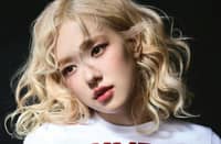 Rosé makes waves with new heartfelt album 'Rosie'