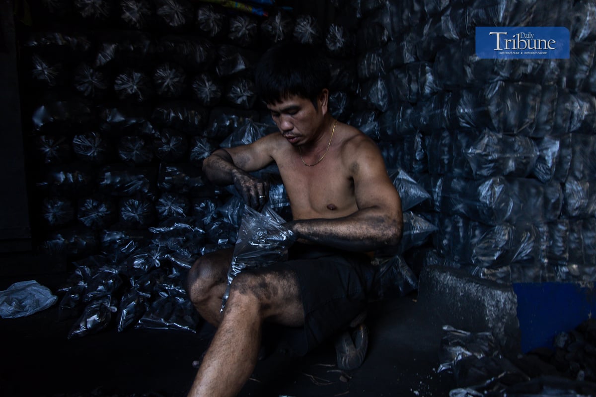 Marvin Nares from Bicol, brings his experience from similar jobs to Commonwealth Market.