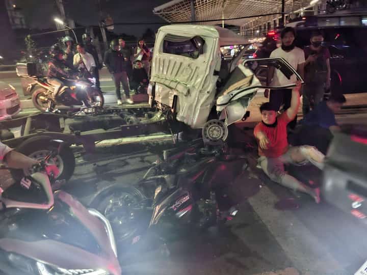 Wayward truck kills four, injures 26 others