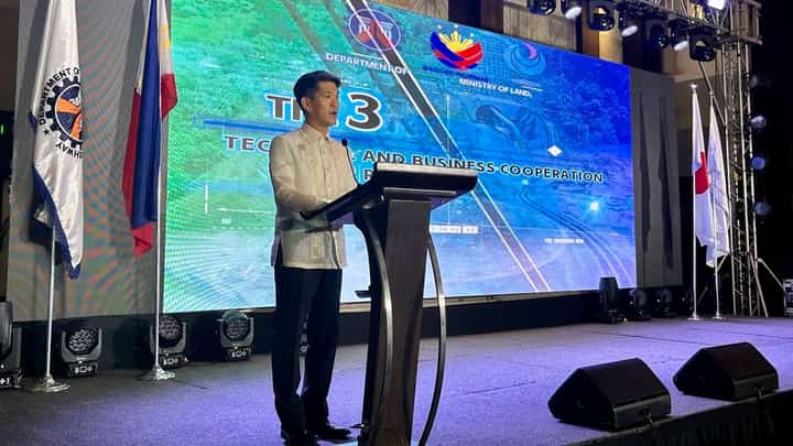 Ambassador Endo joins the 3rd Road Construction and O&M Workshop by DPWH and MLIT.