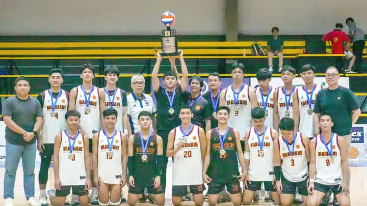 Members of the victorious University of Batangas pose with UCAL officials led by Horacio Lim, Bernard Yang and Carmelo Navarro after winning the league’s men’s volleyball crown on Friday.