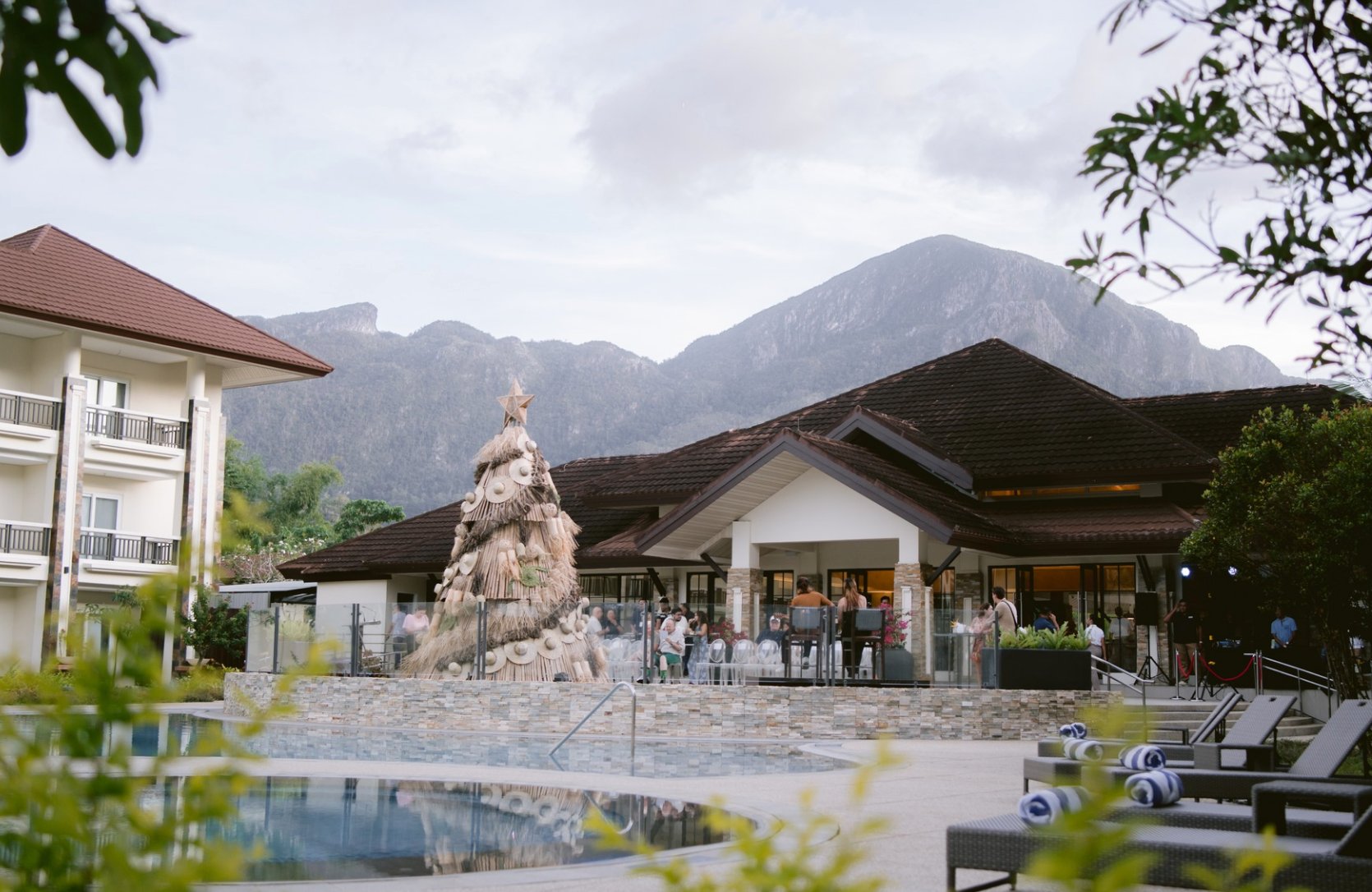 Out of town holidays: Christmas at Four Points by Sheraton Palawan
