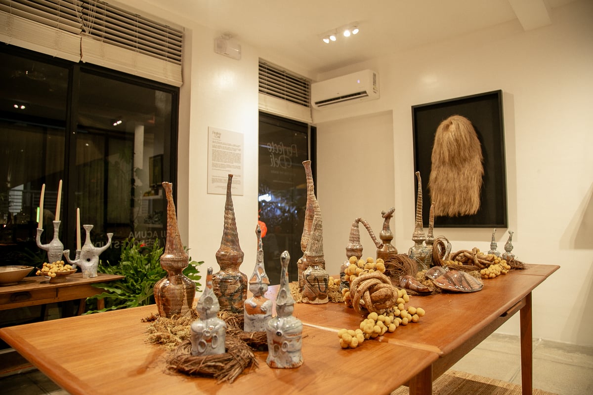 ‘Perfecto Deli’ has a selection of two sculptural candelabras, an abstract expression of a Buddha and a Fu Dog, 16 dwarves in various heights, and five ‘Fortune Empanadas.