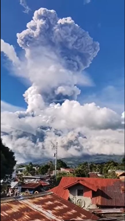 Kanlaon under Alert Level 3 after explosive eruption