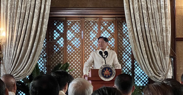 Marcos sees VAT refund spurring foreign visitors 