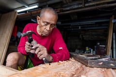 Woodworker creates quality doors entirely by hand