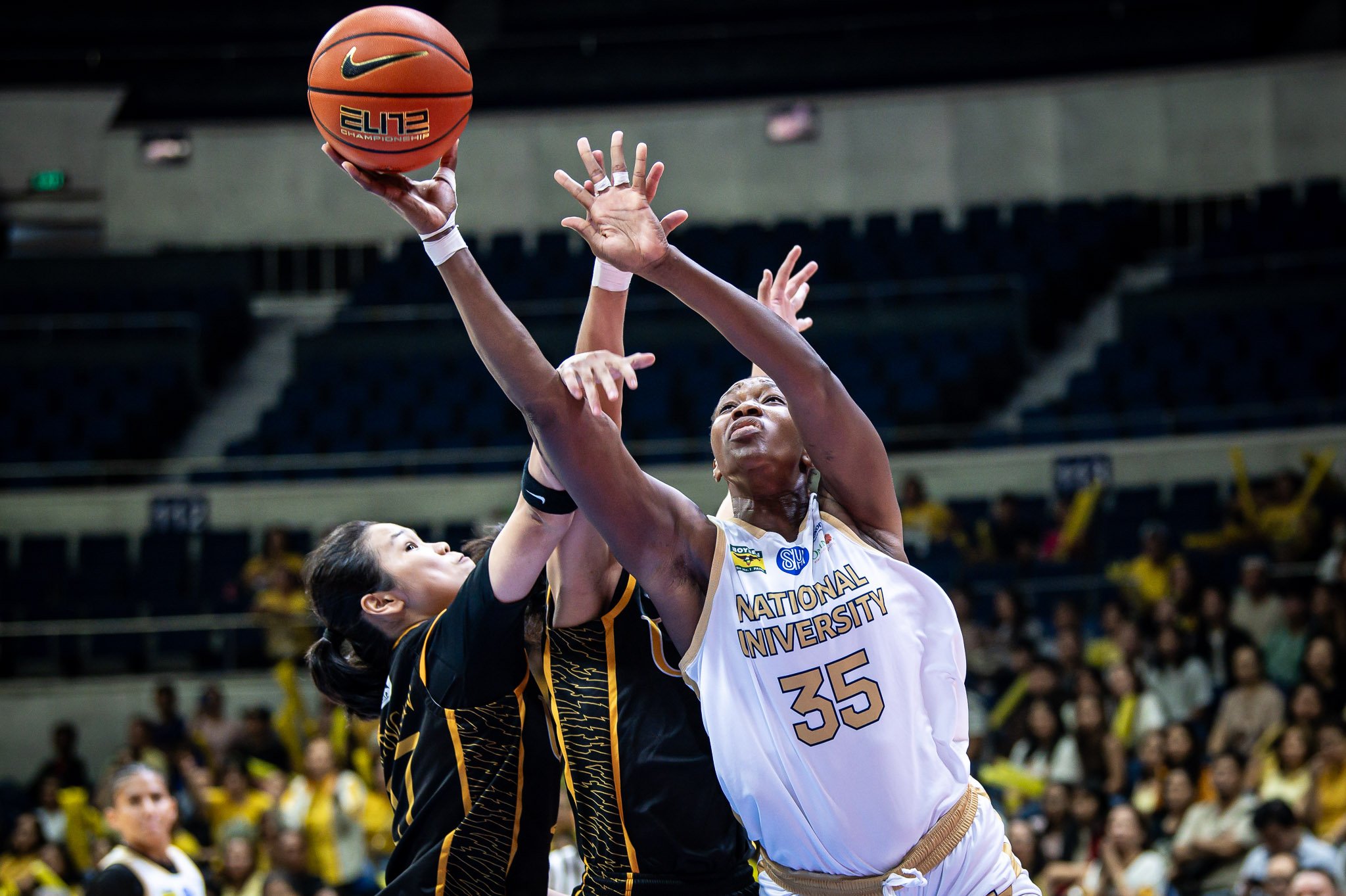 Lady Bulldogs go for jugular
